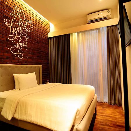 Wood Pecker Hotel Pakualaman Buitenkant foto